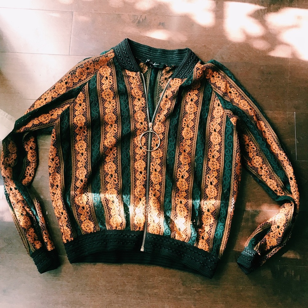 Lace bomber
